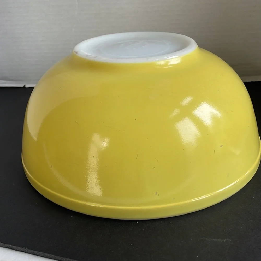 Vintage Pyrex Set 3 Primary Color Nesting Glass Mixing Bowls